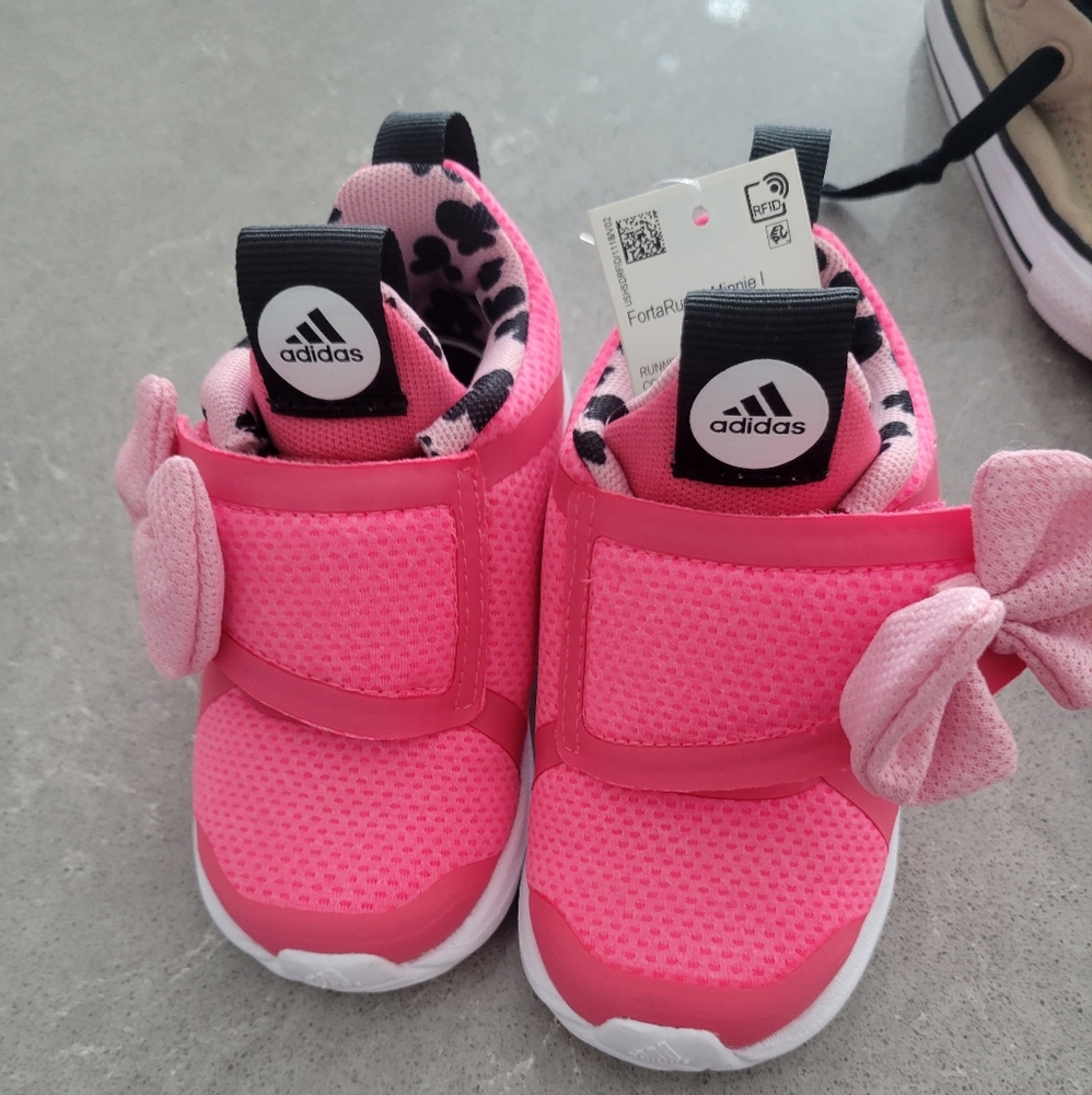 Kid girls Adidas mini mouse shoes
